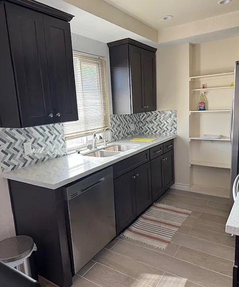 16921 Colchester Way — Photo 3