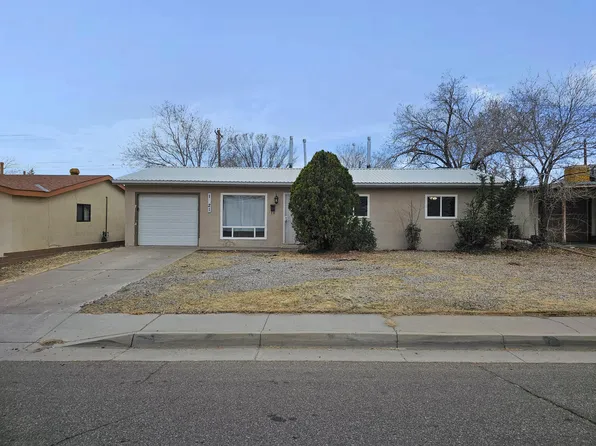 1221 Tomasita St NE, Albuquerque, NM 87112