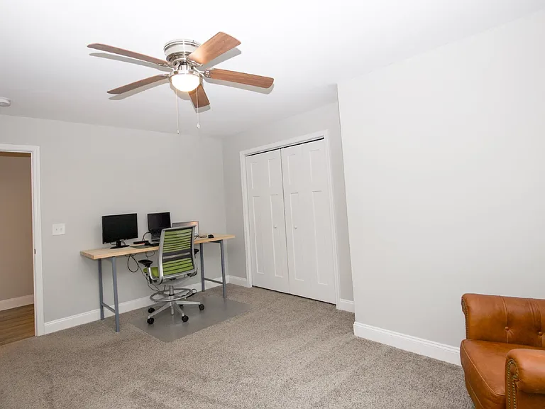 704 Pinecrest St — Photo 24