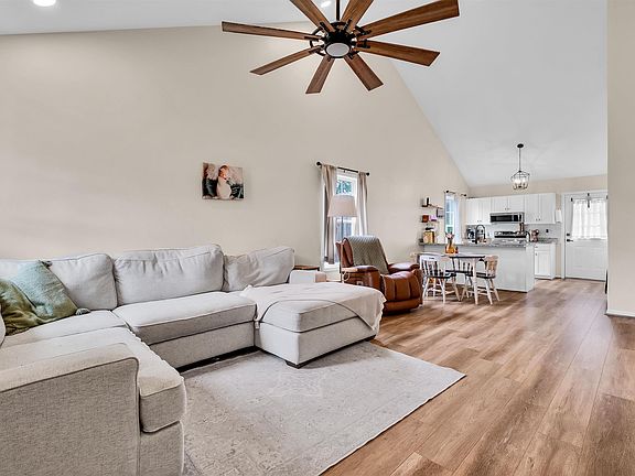 3rd image of 138 Jacob Ln
