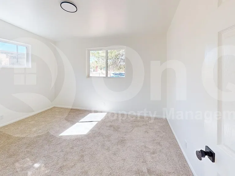 1410 N Desmond Ave — Photo 14