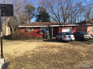 1023 S B St, Rogers, AR 72756