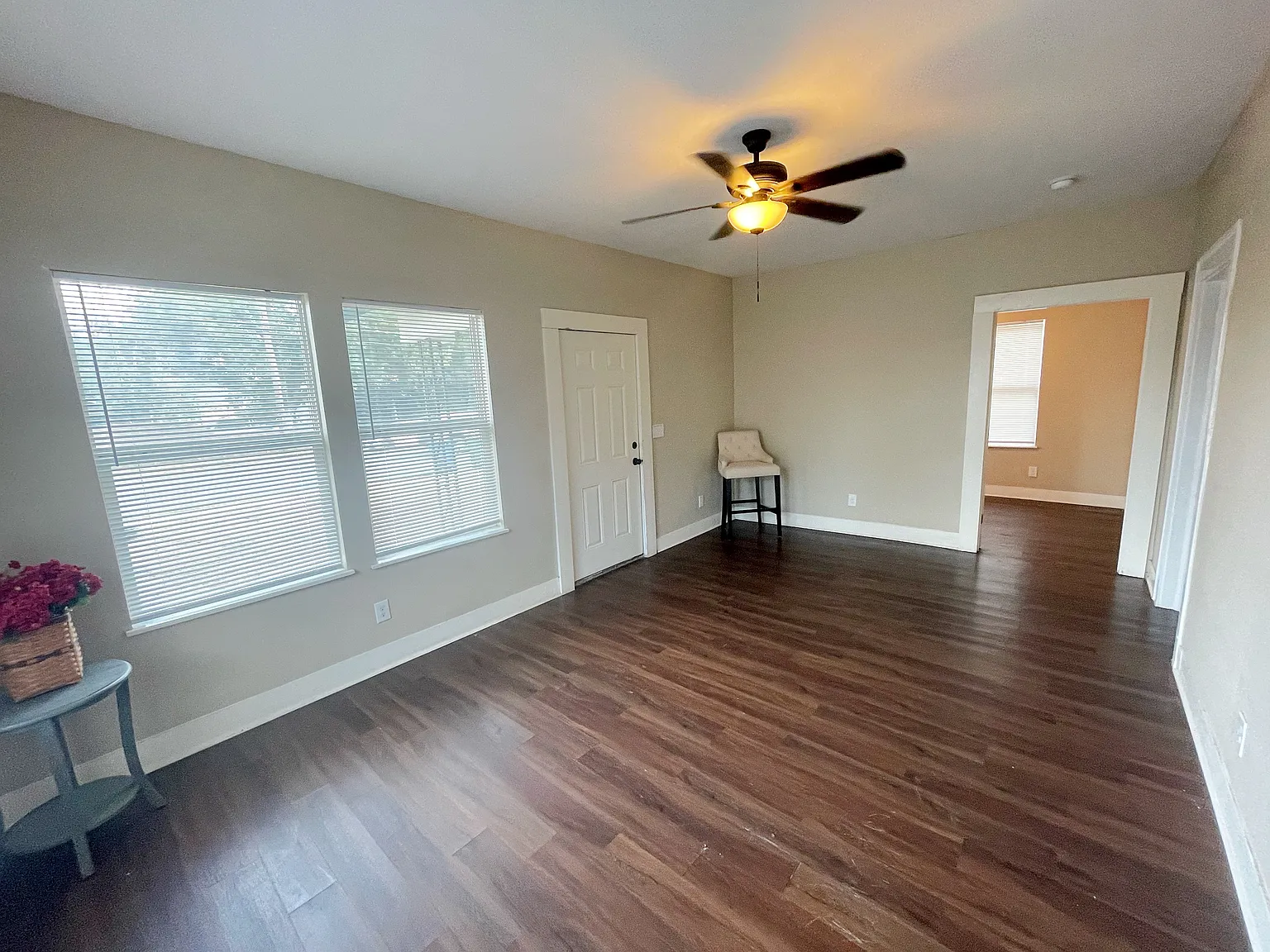 3 bed, 1.5 bath, 1100 sqft, $1,320 — Photo 3