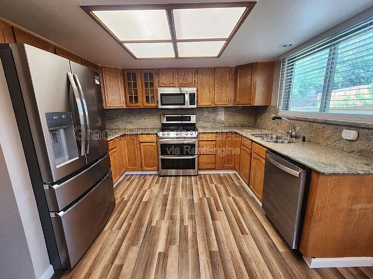 11725 Chase Ct — Photo 7