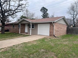 1301 White Rd, Springdale, AR 72762