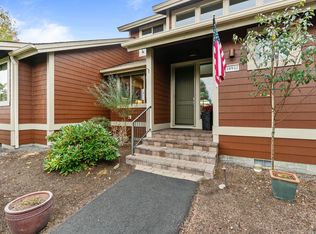 10942 Village Loop, Redmond, OR 97756