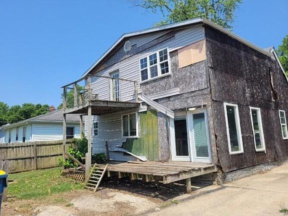 5th image of 1126 Prickett Ave