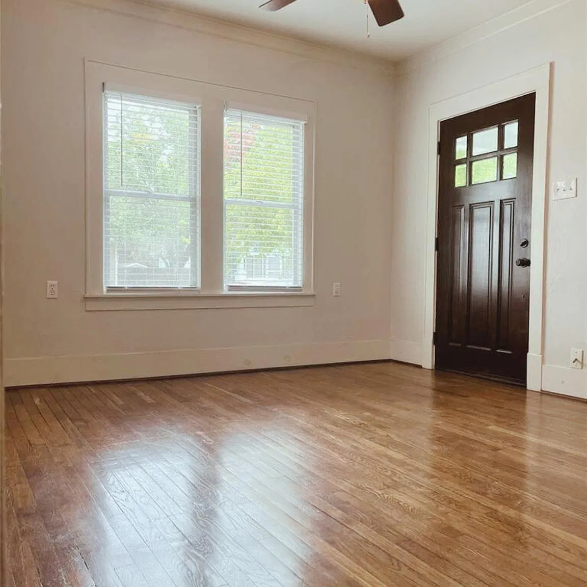 2 bed, 1.0 bath, 912 sqft, $2,600 — Photo 4