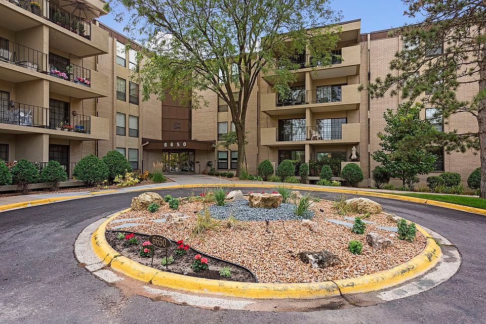 1st image of 6650 Vernon Ave #111