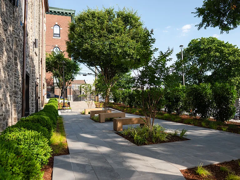 The Roe at Manayunk Apartments and Townhomes — Photo 136