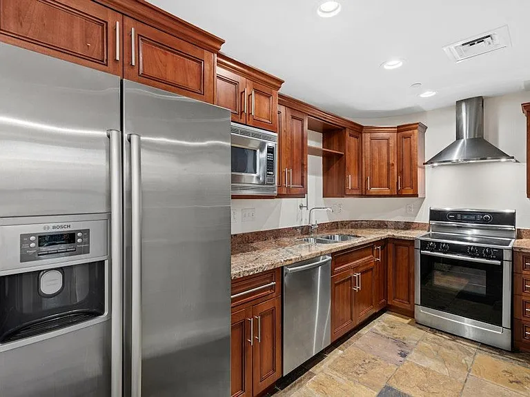 1812 West Ave #200 — Photo 10