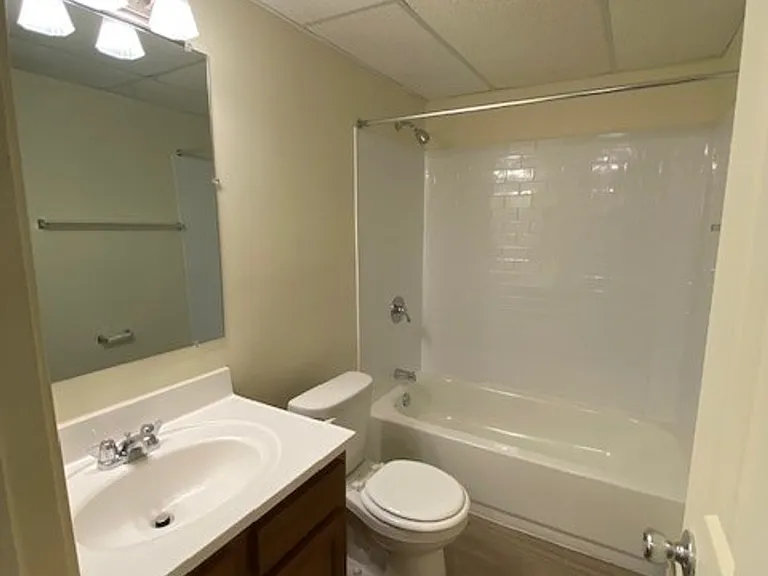 State Place Apartment Homes — Photo 24