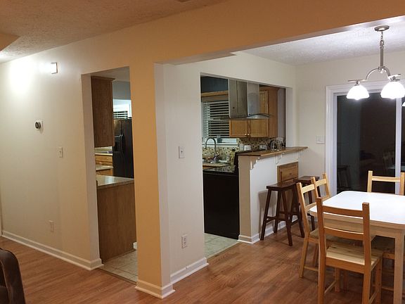 Dining room into kitchen