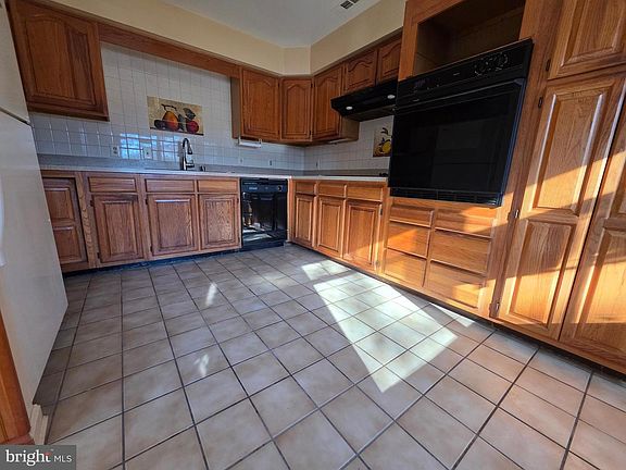 5th image of 13229 Clipper Cir