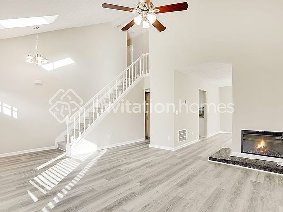 5th image of 1690 Laurel Creek Cir