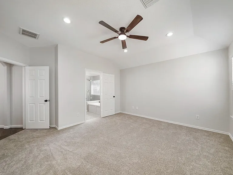 3301 Clover Hill Ln — Photo 21
