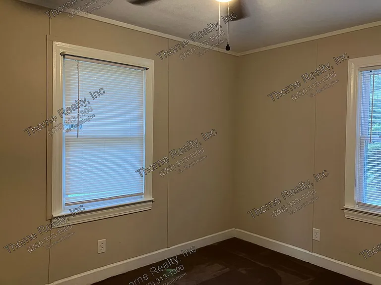 1024 Burt St — Photo 5