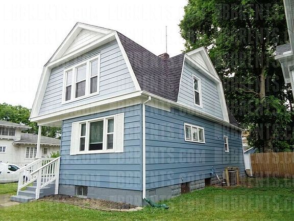 2nd image of 1001 S Main St