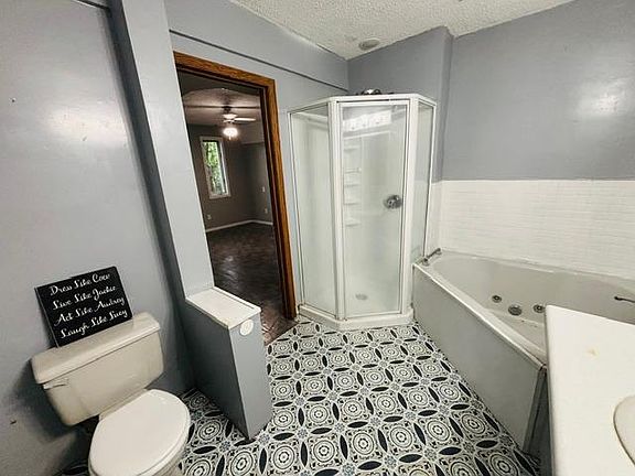 5th image of 1837 8th St NW
