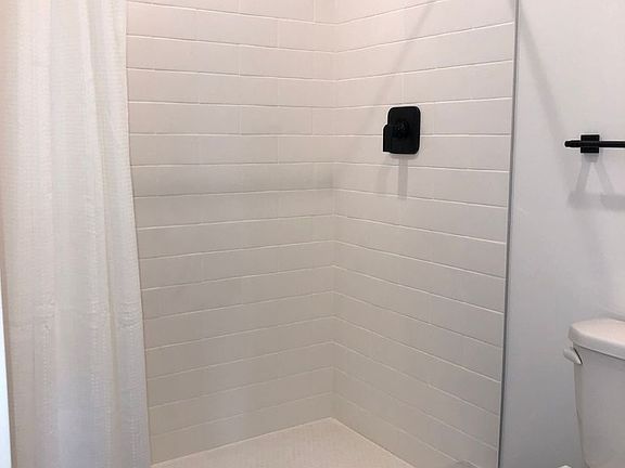 5th image of 701 Market St #1B-1Ba-790Sqft