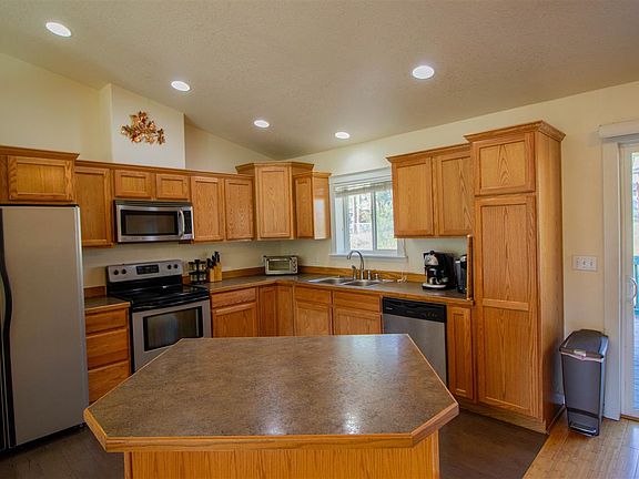 4th image of 123 Franklin Dr