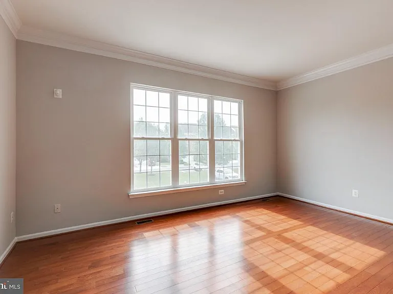 25286 McIntyre Sq — Photo 9