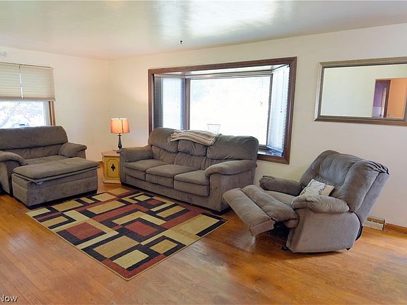 5th image of 340 Towson Dr NW
