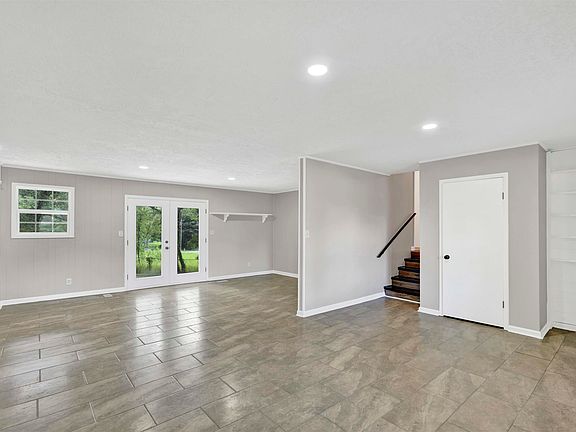 3rd image of 600 W 62nd St