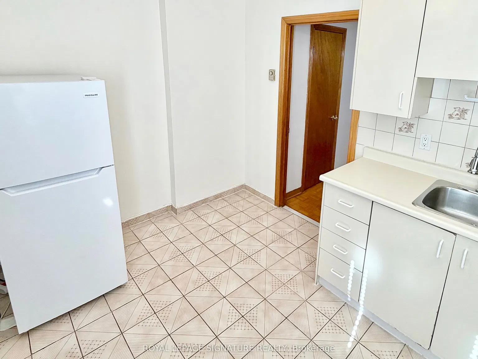 2 bed, $1,800 — Photo 2