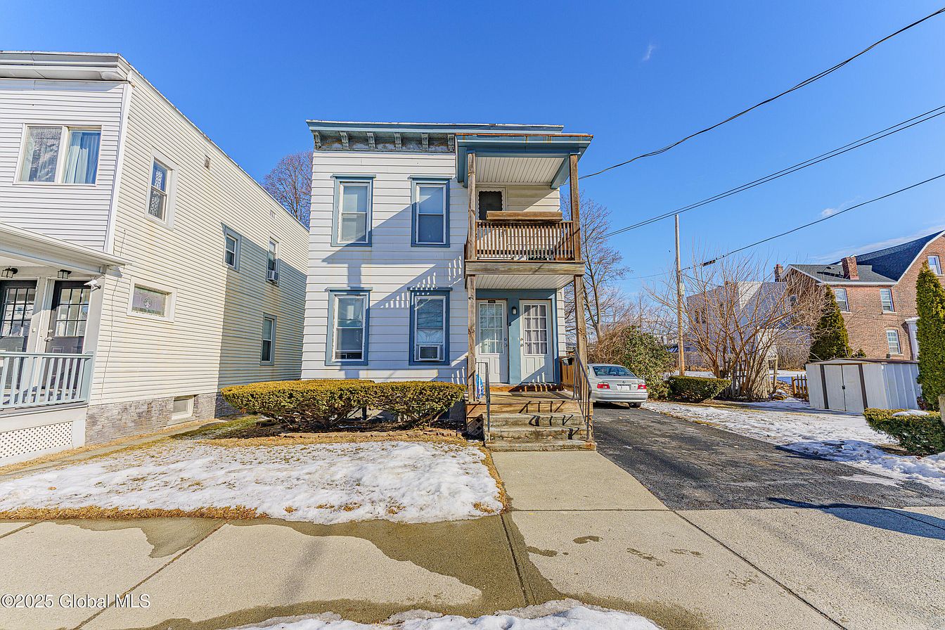 1st image of 33 Lincoln Avenue
