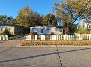 6108 Patterson St, Omaha, NE 68117