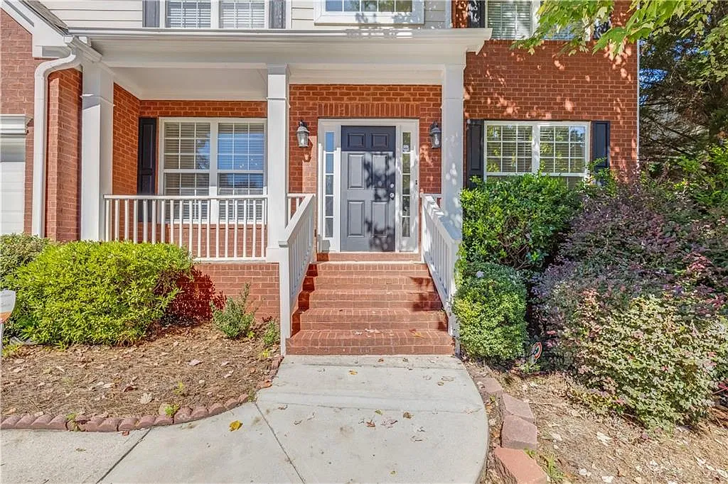 4 bed, 2.5 bath, 2647 sqft, $2,950 — Photo 3