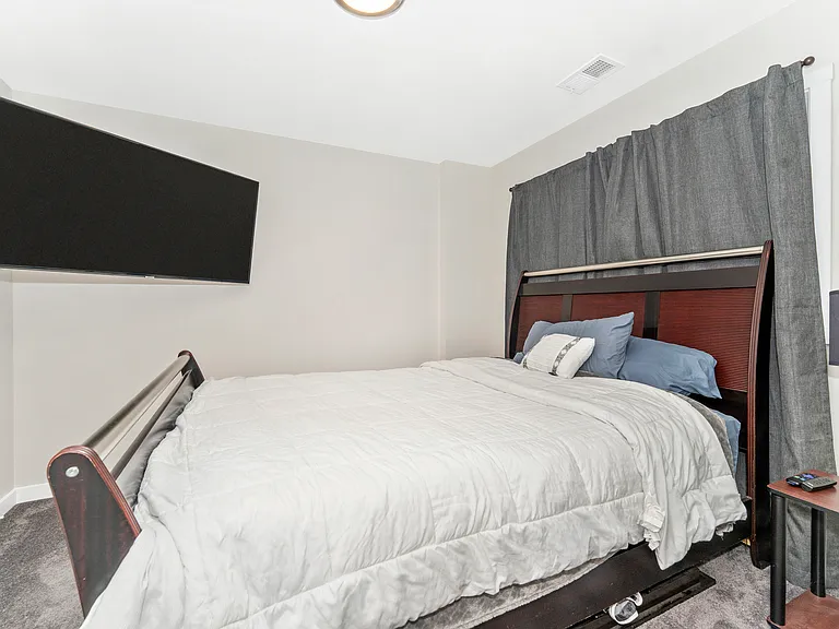 31 Moses Dr — Photo 12