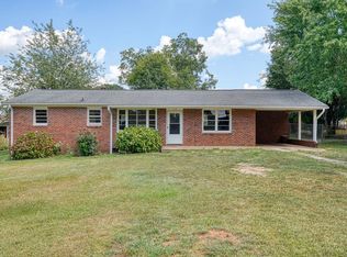 110 Cloverdale Dr, Boiling Springs, SC 29316