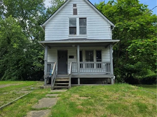 1220 Moore St, Akron, OH 44301