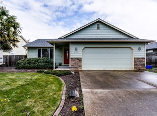 536 Creswood Dr, Creswell, OR 97426