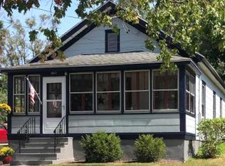 461 N Grove Ave, Elgin, IL 60120