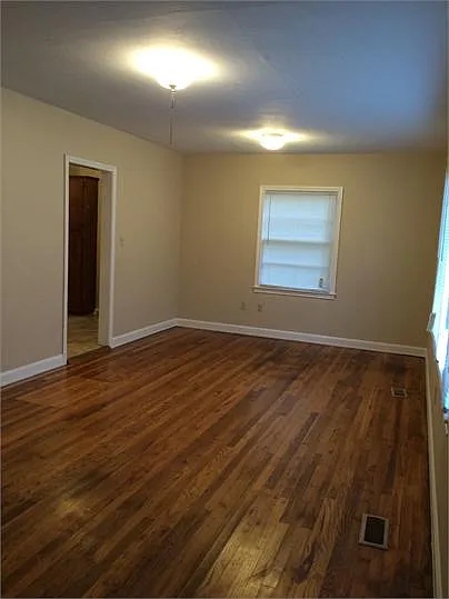 1710 W Whitney Ave — Photo 4