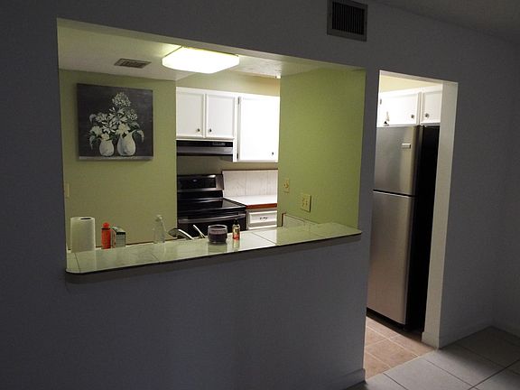 4th image of 190 Hickory Woods Ct APT 3A