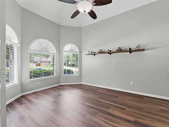 5th image of 17518 Cypress Laurel Street