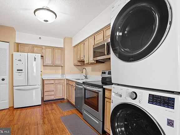 5th image of 3713 George Mason Dr APT 1509W