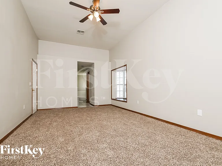 5349 Montserrat Dr — Photo 10