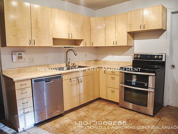 2nd image of 252 E Kelsey Ave