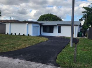 8633 N Sutton Dr, Miramar, FL 33025