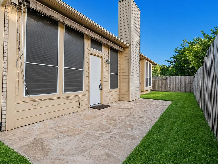 719 Levi Bnd — Photo 36