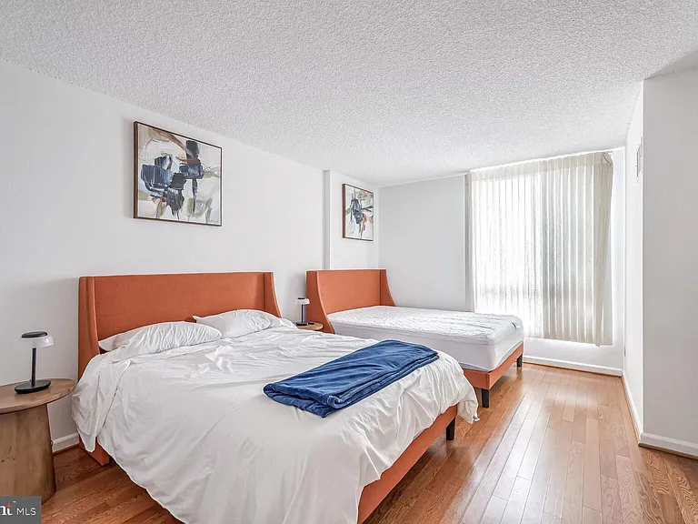 1800 Old Meadow Rd #904 — Photo 12