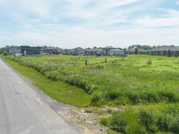 6785 Still Meadow Way E, Ottawa, ON K4P 0G7