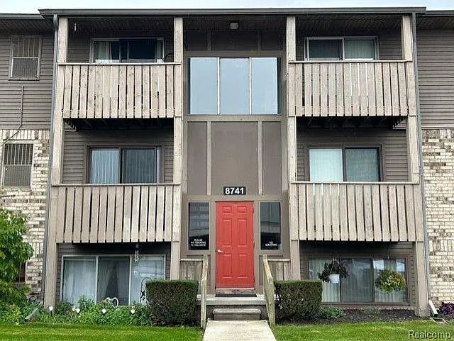 8741 Green Willow St APT 11 photo 1