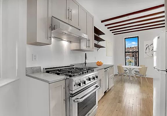 3rd image of 225 15th St APT 3B