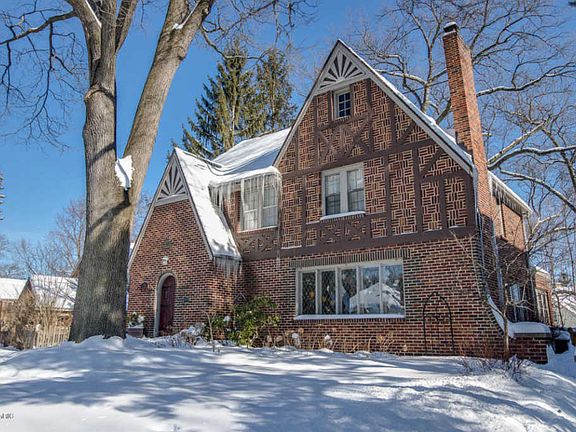 2nd image of 1134 Iroquois Dr SE